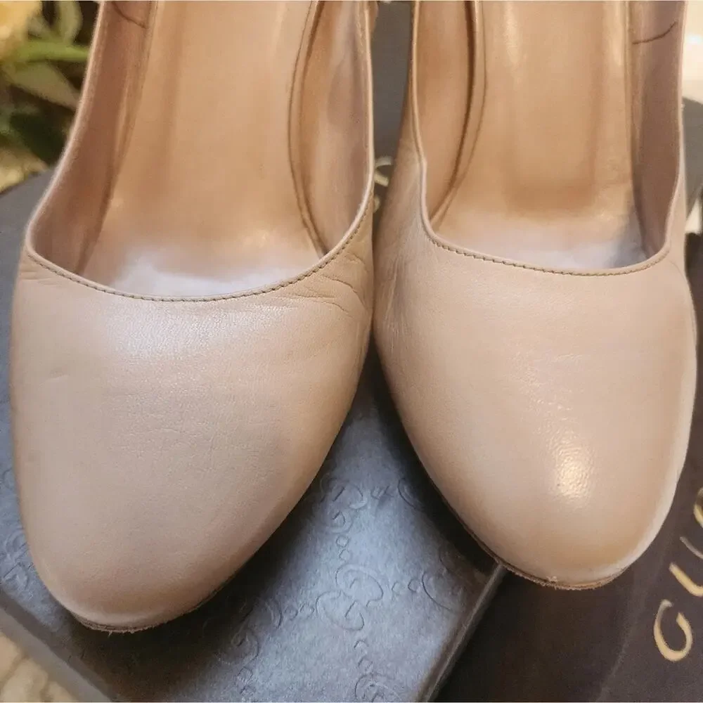 GUCCI BEIGE LEATHER PUMP SIZE 40 WITH BOX & DUSTBAG